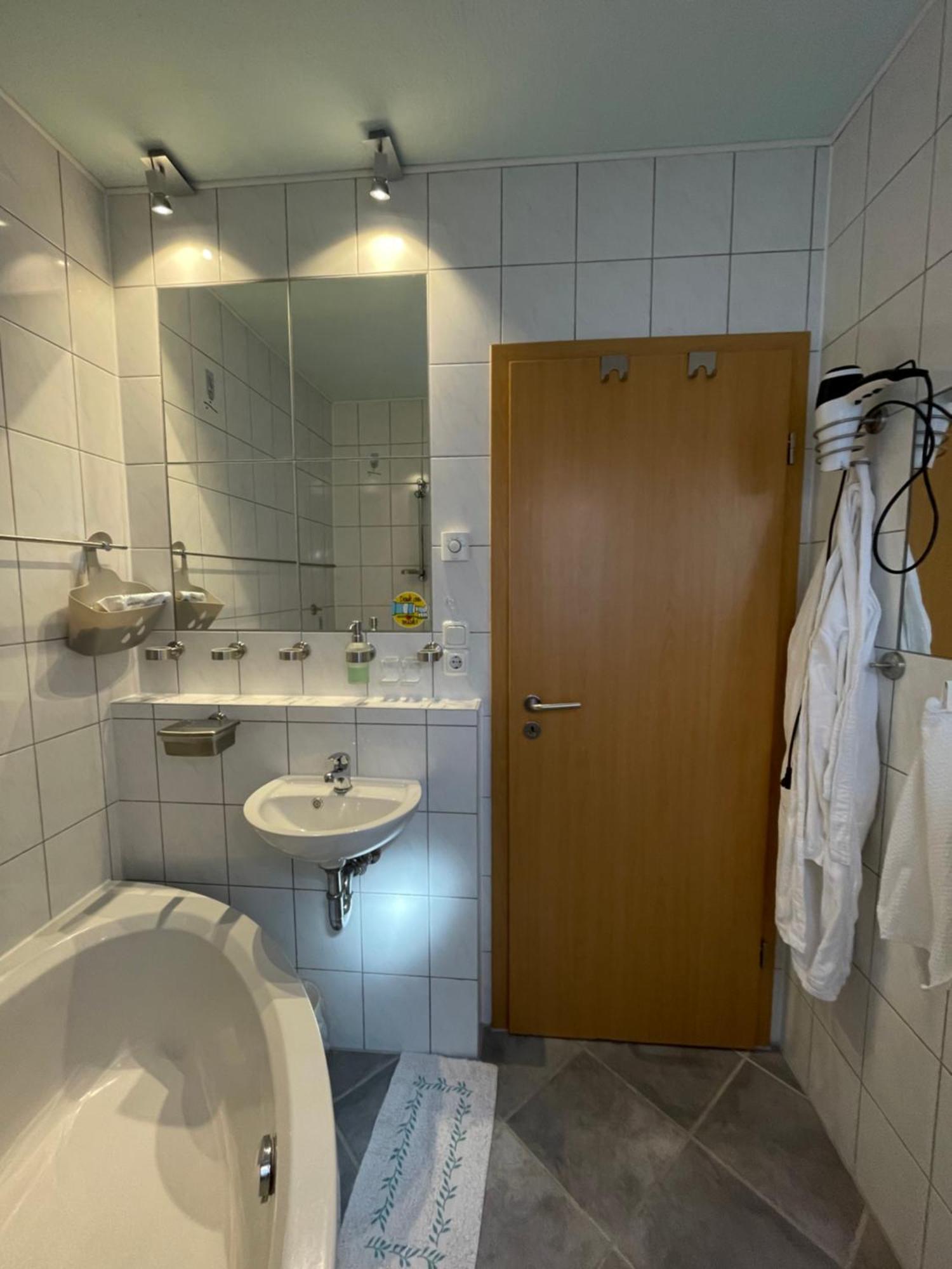Gemuetliches Haus Im Herzen Des Schwarzwaldes Fuer Bis Zu 9 Personen 埃尔察赫 外观 照片